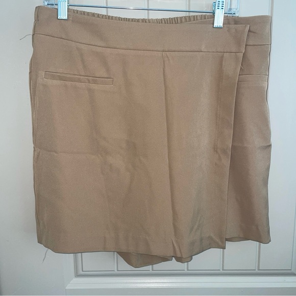 White Birch Beige Women's Skort - Picture 1 of 8